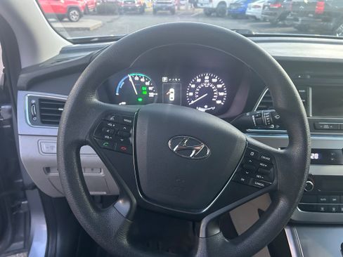 Used 2016 Hyundai Sonata SE image 8