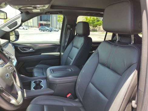 Used 2024 Chevrolet Suburban RST w/ Luxury Package RWD image 27