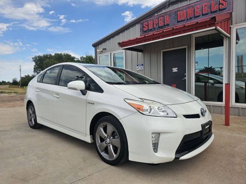 Used 2015 Toyota Prius Persona Series FWD image 5