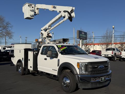 Used 2017 Ford F550 4x4 SuperCab Super Duty image 2