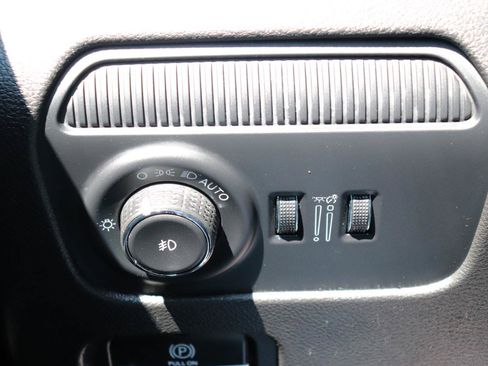 Used 2025 Jeep Wagoneer Series II w/ 8-Passenger Seating Package AWD/4WD image 51