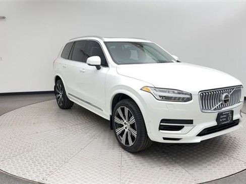 Certified 2024 Volvo XC90 T8 Ultimate w/ Protection Package Premier image 8