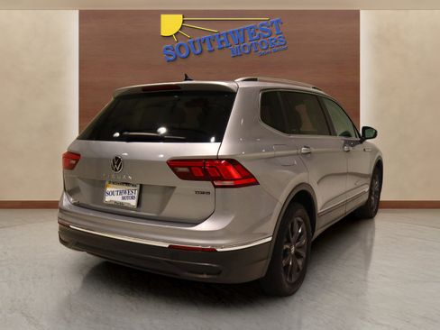 Used 2024 Volkswagen Tiguan SE image 4