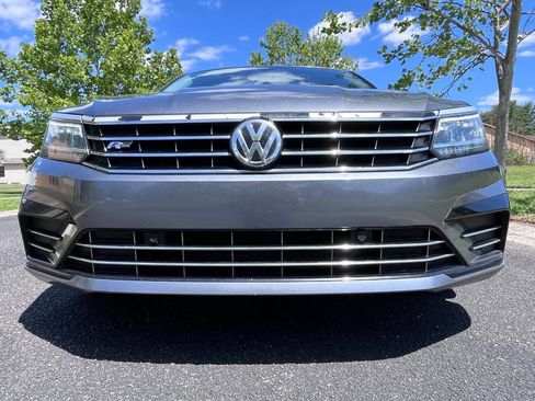 Used 2019 Volkswagen Passat 2.0T SE R-Line FWD image 19