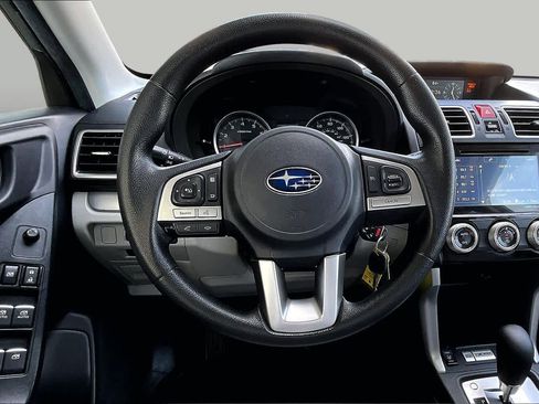 Used 2017 Subaru Forester 2.5i Premium w/ All-Weather Package AWD/4WD image 5