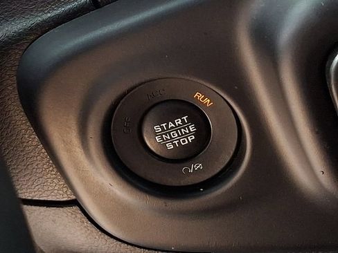 Used 2019 Jeep Wrangler Unlimited Rubicon w/ LED Lighting Group AWD/4WD image 22