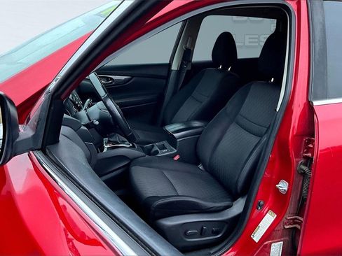 Used 2017 Nissan Rogue SV image 11