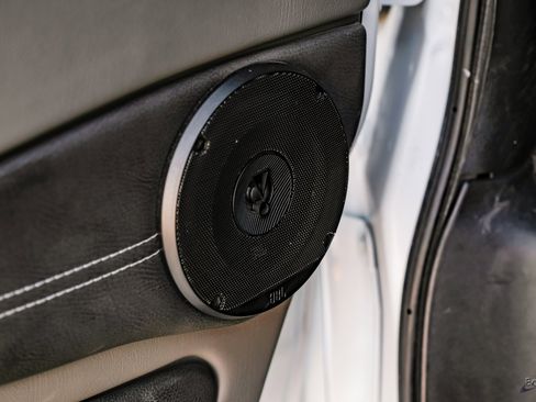 Used 2023 Chevrolet Express 2500 image 94