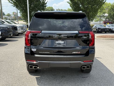 Used 2026 GMC Yukon AT4 w/ AT4 Premium Package AWD/4WD image 9
