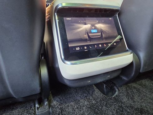 Used 2022 Tesla Model S image 22