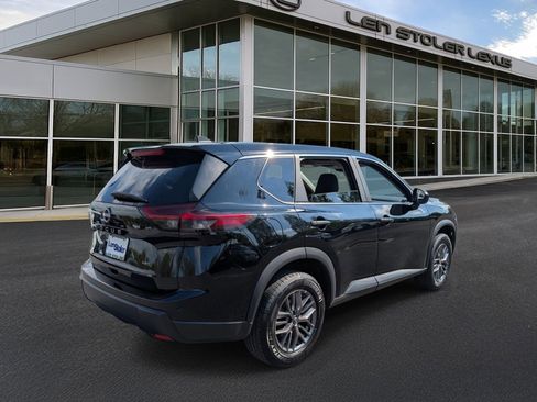 Used 2024 Nissan Rogue S AWD/4WD image 3