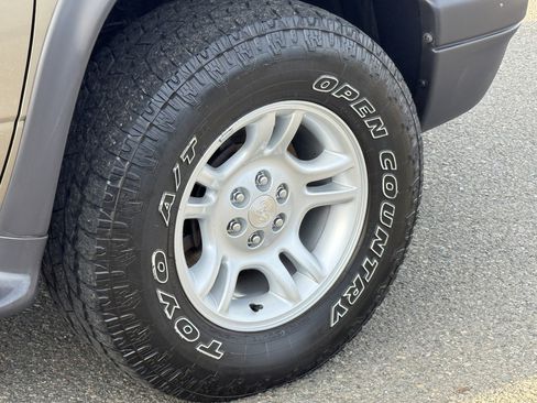 Used 2003 Dodge Durango Sport image 26