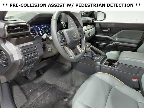 Used 2025 Toyota 4Runner Trailhunter image 15