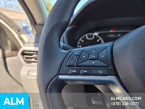Used 2025 Nissan Altima 2.5 SV image 23