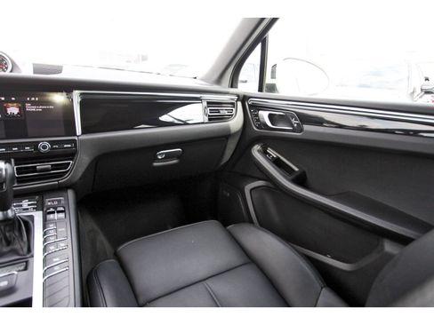 Used 2020 Porsche Macan S image 12