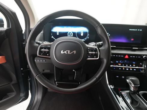 Used 2024 Kia Carnival SX FWD image 4
