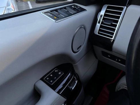 Used 2016 Land Rover Range Rover HSE image 29