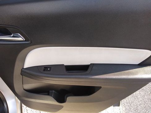 Used 2012 Chevrolet Equinox LT image 9