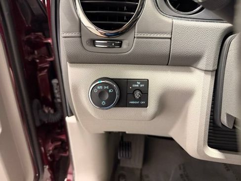 Used 2015 Buick Enclave Leather FWD image 19