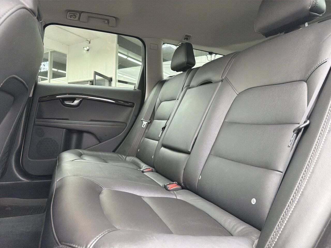 Used 2016 Volvo XC70 T5 Premier w/ Proximity Package AWD/4WD image 28