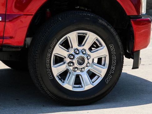 Used 2017 Ford F250 Platinum w/ FX4 Off-Road Package AWD/4WD image 17