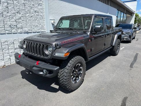 Used 2024 Jeep Gladiator Rubicon AWD/4WD image 3