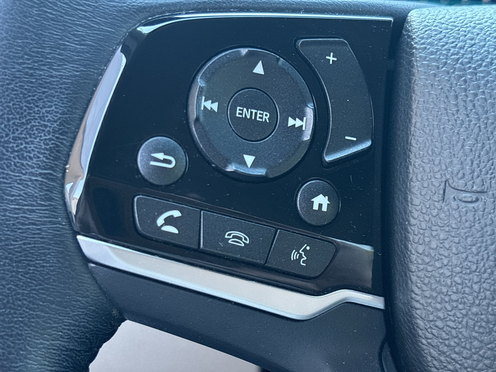 Used 2021 Honda Pilot Touring image 11