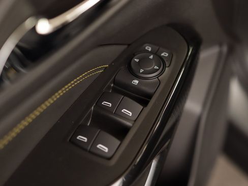 Used 2025 Chevrolet Trax LT w/ Driver Confidence Package image 22