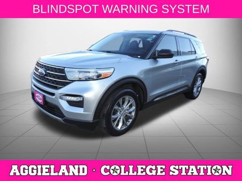 Used 2021 Ford Explorer XLT w/ Equipment Group 202A image 8