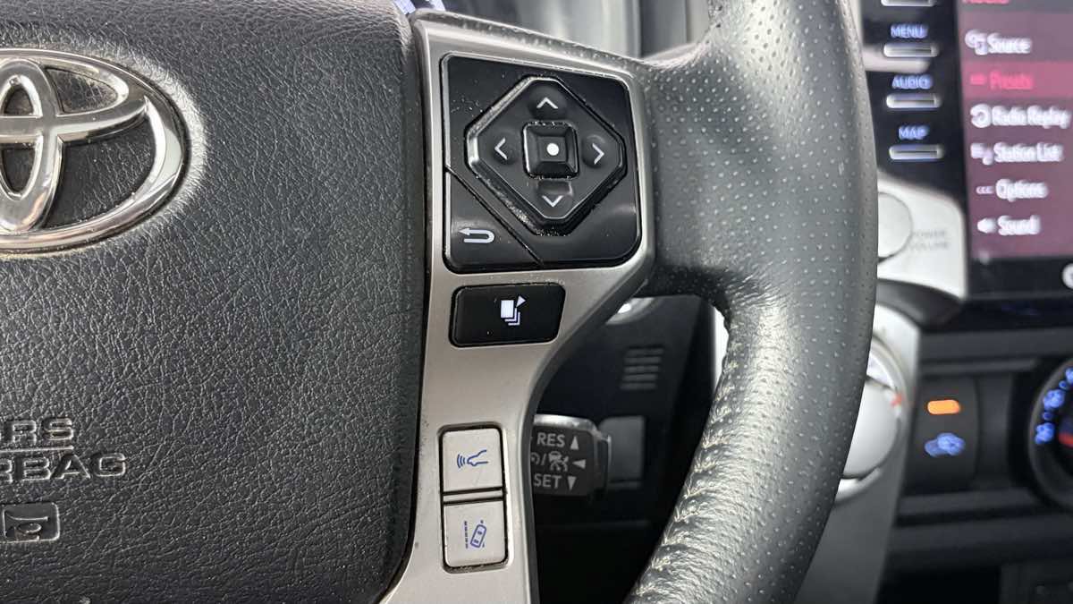 Used 2021 Toyota 4Runner SR5 Premium w/ Moonroof Package RWD image 16