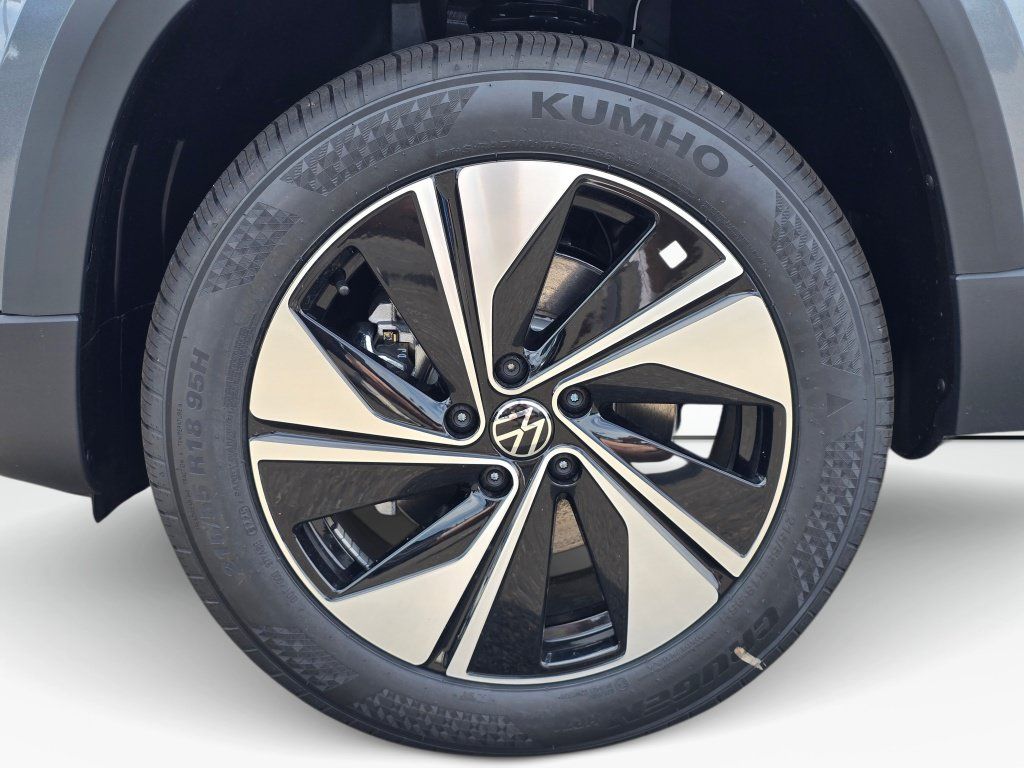 New 2026 Volkswagen Taos SE AWD/4WD image 11