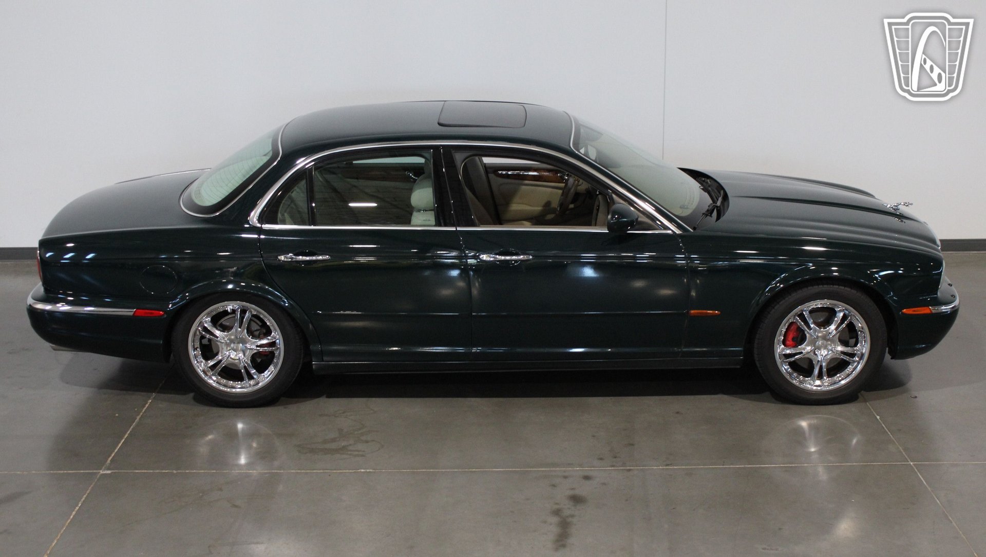 Used 2004 Jaguar XJ8 RWD image 7