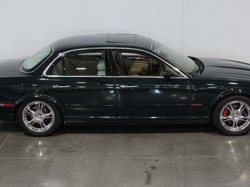 Used 2004 Jaguar XJ8 RWD image 7