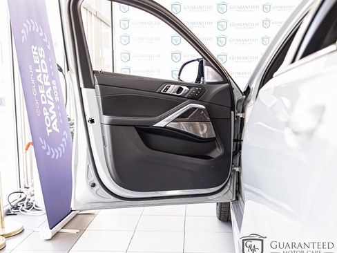 Used 2025 BMW X6 M Competition w/ Executive Package image 33