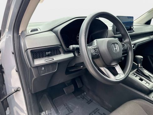 Used 2023 Honda CR-V LX image 18
