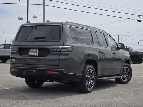 New 2026 Jeep Grand Wagoneer L 4WD w/ Premium Group I image 19