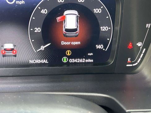 Used 2025 Honda Pilot Elite image 32