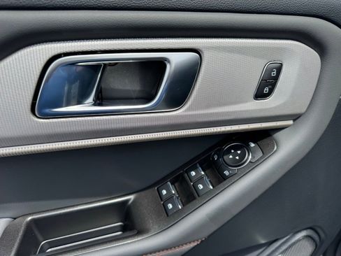 New 2025 Ford Explorer Active image 21