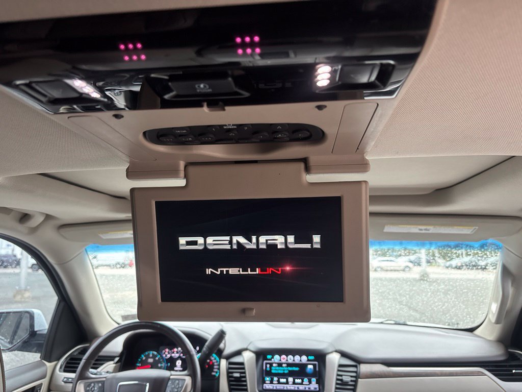 Used 2018 GMC Yukon Denali w/ Denali Ultimate Package AWD/4WD image 42