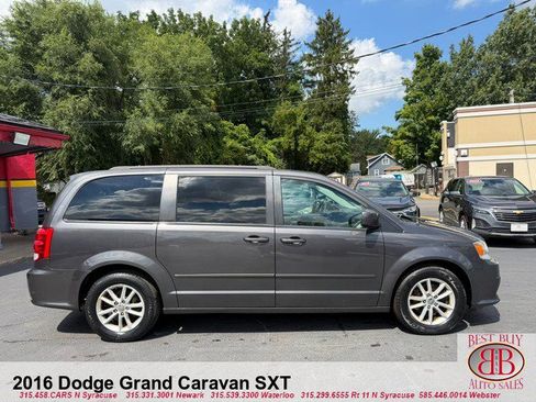 Used 2016 Dodge Grand Caravan SXT w/ Rear Park Assist Package FWD image 8