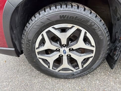 Used 2021 Subaru Forester Premium image 11