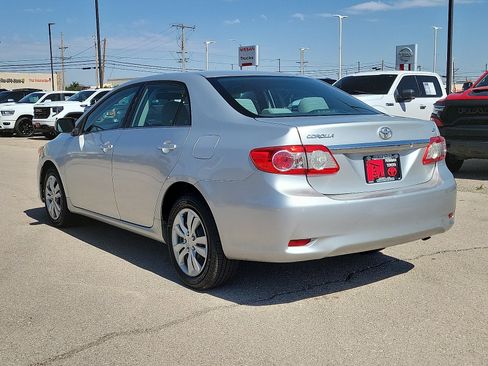 Used 2013 Toyota Corolla LE FWD image 3