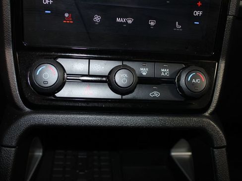 Used 2024 Ford Ranger Lariat w/ FX4 Off-Road Package image 49