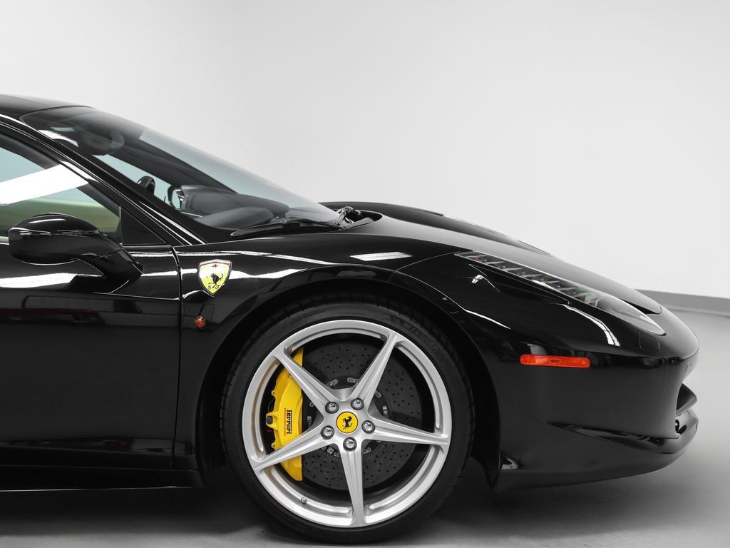 Used 2010 Ferrari 458 Italia Coupe RWD image 7