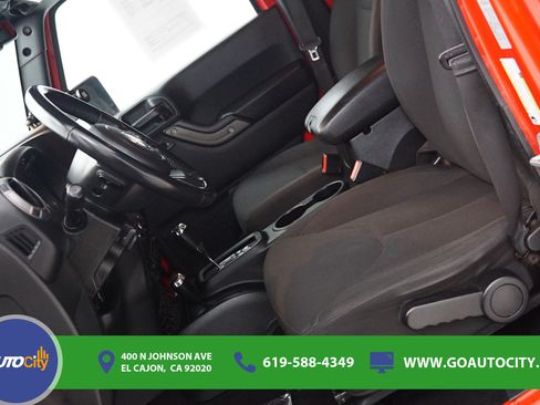 Used 2018 Jeep Wrangler Unlimited Sport S AWD/4WD image 9