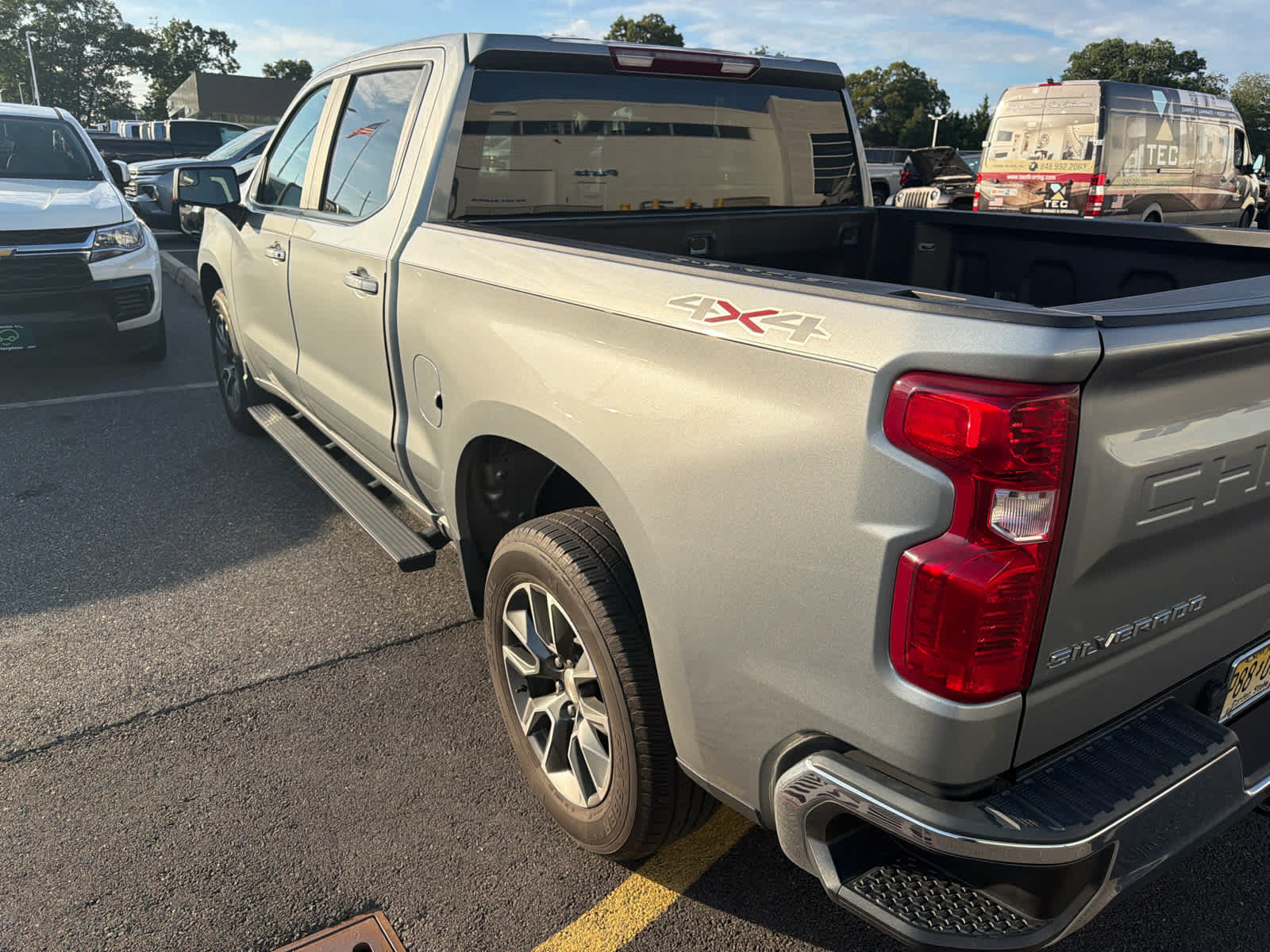 Certified 2024 Chevrolet Silverado 1500 LT AWD/4WD image 4