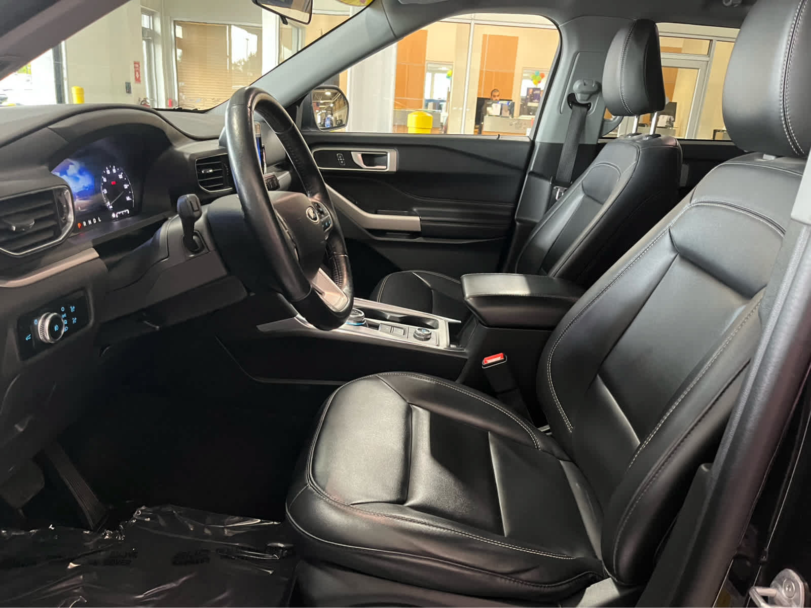 Certified 2023 Ford Explorer XLT w/ Equipment Group 202A AWD/4WD image 17