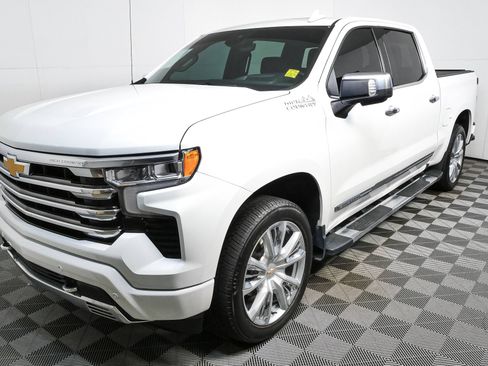 Used 2023 Chevrolet Silverado 1500 High Country w/ High Country Premium Package AWD/4WD image 30