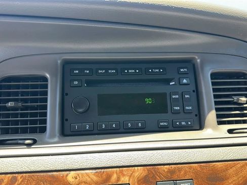 Used 2011 Mercury Grand Marquis LS RWD image 40