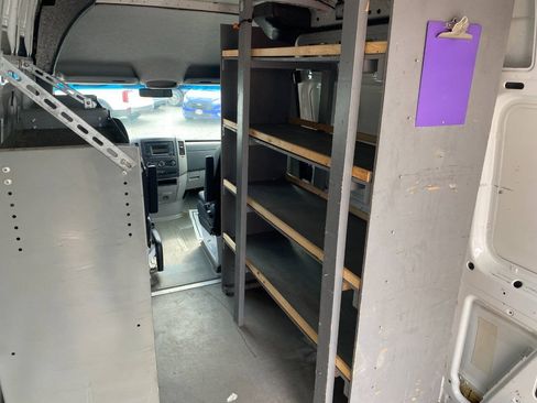 Used 2014 Freightliner Sprinter 2500 RWD image 22
